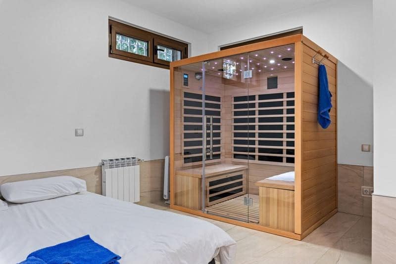 6 sypialnia Willa do wynajęcia w Marbella z basenem garażem - 14 000 € (Ref: 9889669)