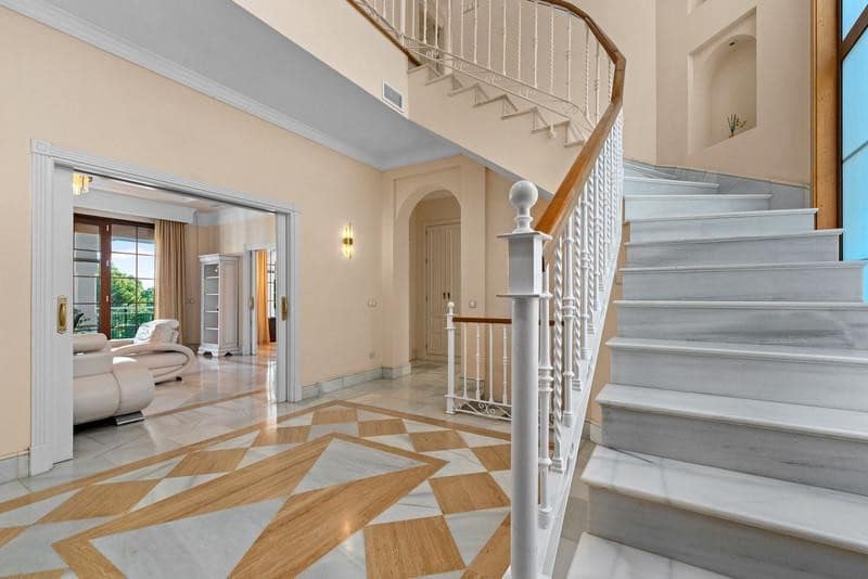 6 sypialnia Willa do wynajęcia w Marbella z basenem garażem - 14 000 € (Ref: 9889669)