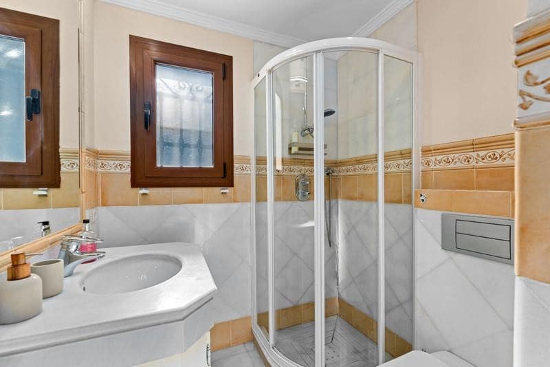 6 sypialnia Willa do wynajęcia w Marbella z basenem garażem - 14 000 € (Ref: 9889669)