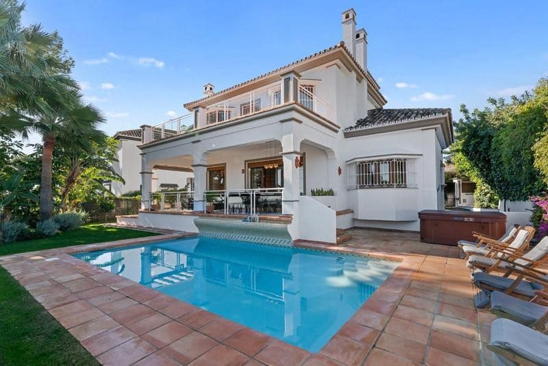 6 sypialnia Willa do wynajęcia w Marbella z basenem garażem - 14 000 € (Ref: 9889669)