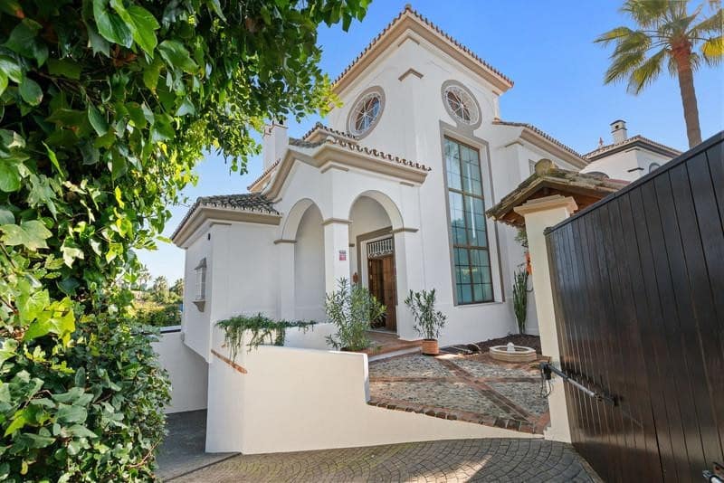 6 sypialnia Willa do wynajęcia w Marbella z basenem garażem - 14 000 € (Ref: 9889669)