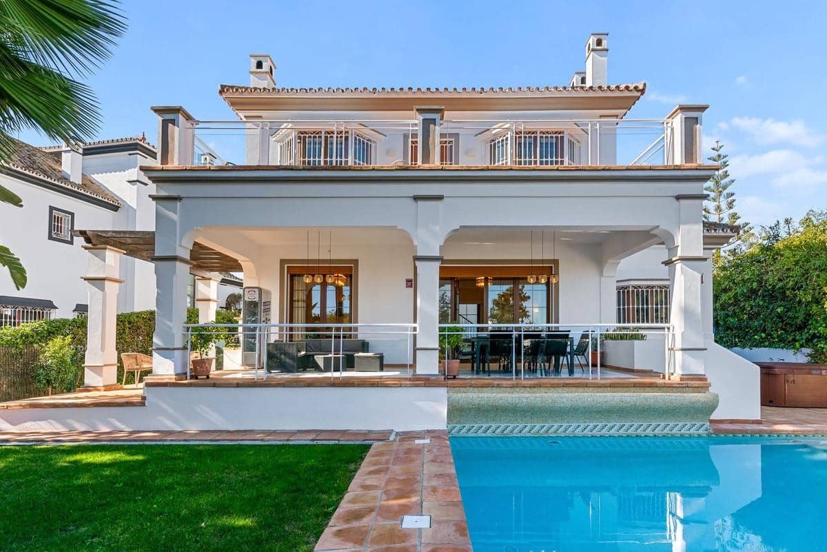 6 sypialnia Willa do wynajęcia w Marbella z basenem garażem - 14 000 € (Ref: 9889669)