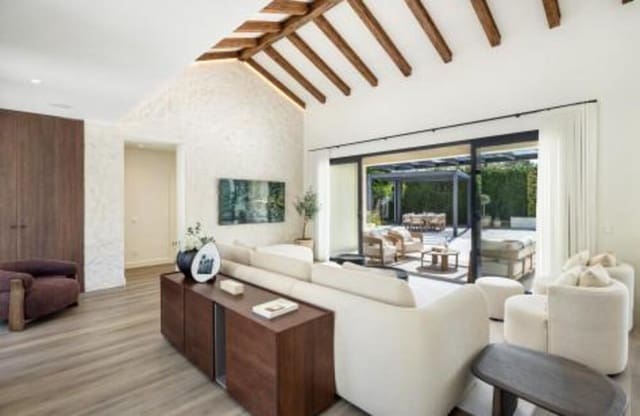 Chalet de 4 habitaciones en Nueva Alcántara, Marbella en venta con piscina garaje - 3.295.000 € (Ref: 9891521)