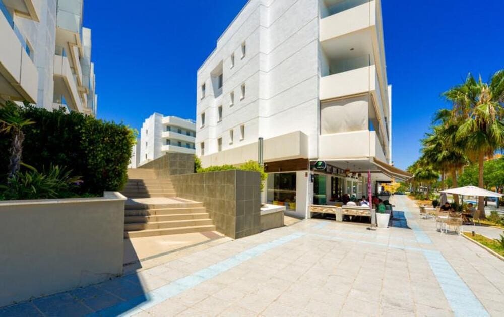 1 bedroom Apartment for rent in San Pedro de Alcantara with pool garage - € 1,580 (Ref: 9891522)