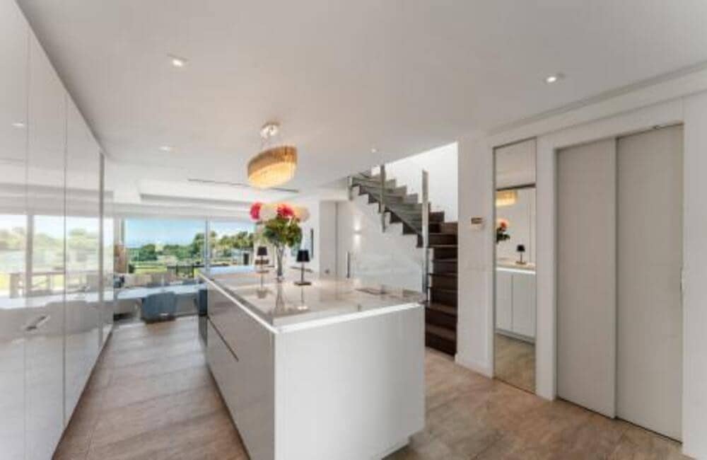 3 slaapkamer Huis voor vakantieverhuur in Marbella met zwembad garage - € 8.000 (Ref: 9891524)