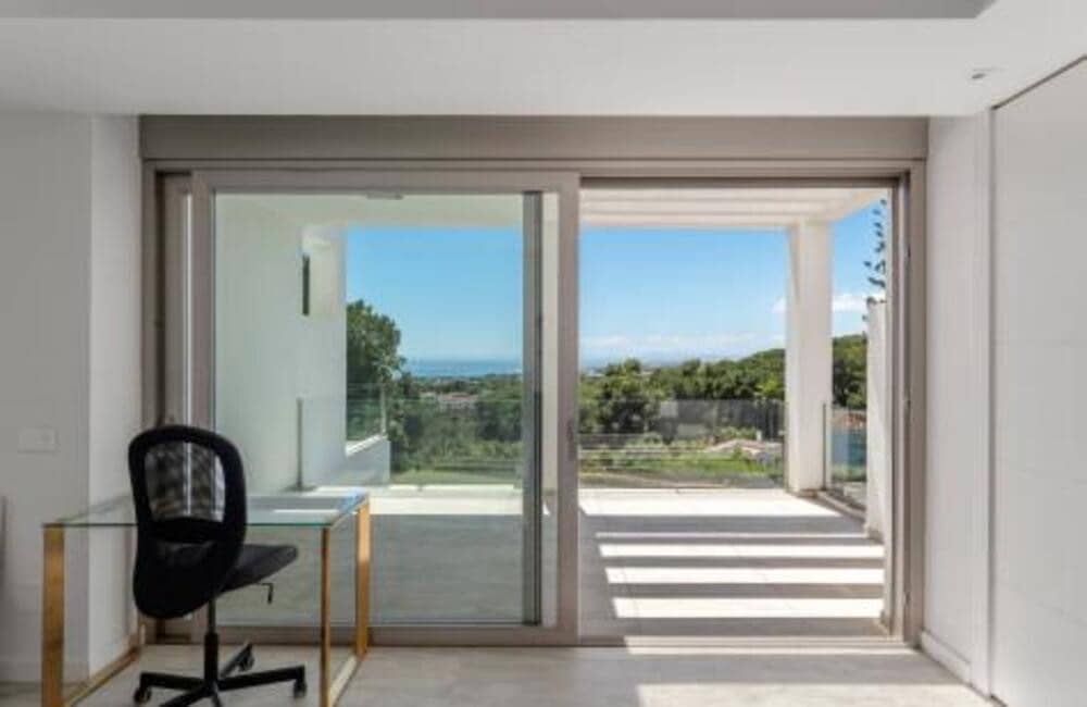 3 slaapkamer Huis voor vakantieverhuur in Marbella met zwembad garage - € 8.000 (Ref: 9891524)