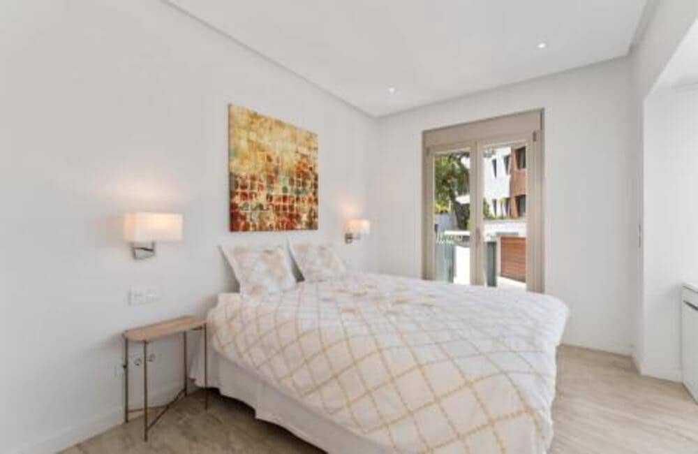 3 slaapkamer Huis voor vakantieverhuur in Marbella met zwembad garage - € 8.000 (Ref: 9891524)