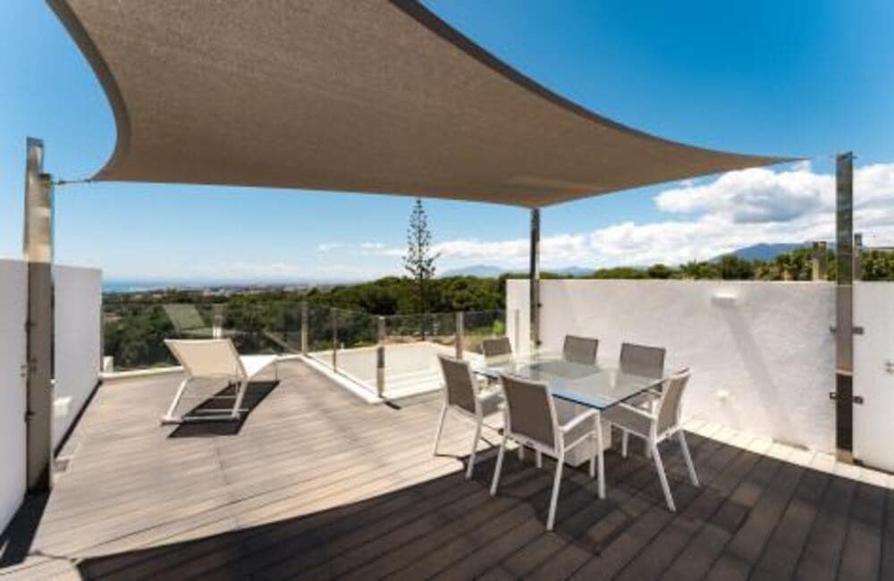 3 slaapkamer Huis voor vakantieverhuur in Marbella met zwembad garage - € 8.000 (Ref: 9891524)