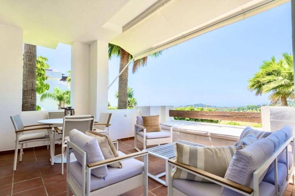 Apartamento de 2 habitaciones en Benahavís en alquiler con piscina garaje - 3.000 € (Ref: 9893620)