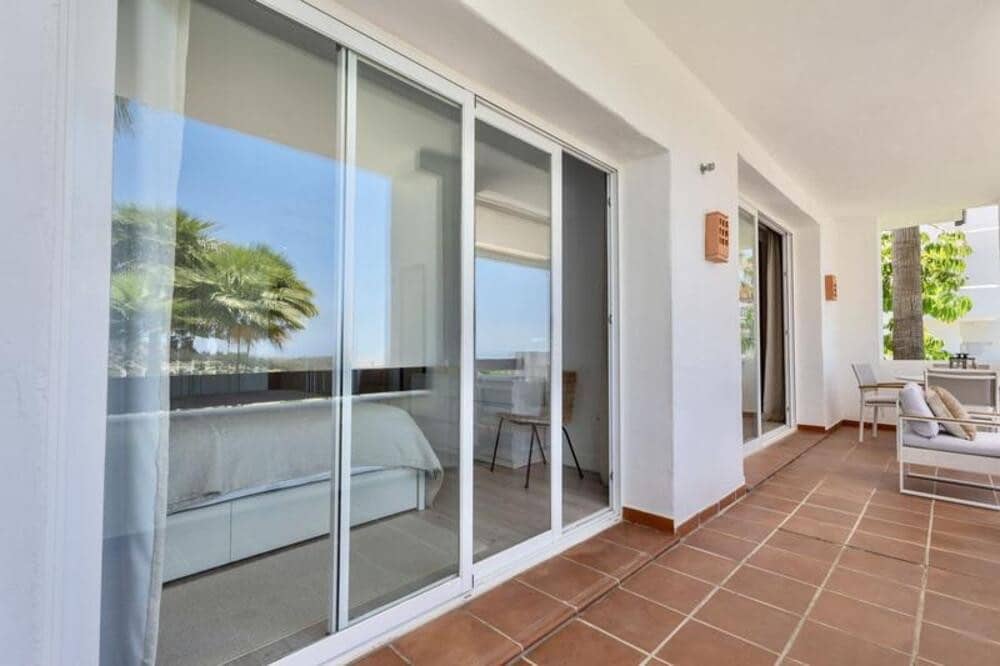 Apartamento de 2 habitaciones en Benahavís en alquiler con piscina garaje - 3.000 € (Ref: 9893620)