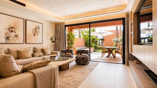 3 sypialnia Dom do wynajęcia w Lomas De Marbella, Marbella z basenem garażem - 16 000 € (Ref: 9893621)