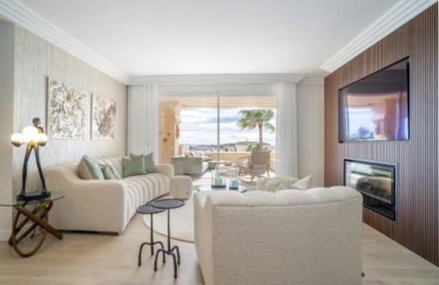 4 slaapkamer Penthouse te koop in Los Naranjos, Marbella met zwembad garage - € 2.495.000 (Ref: 9893622)