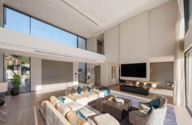 5 soverom Villa til salgs i El Madroñal, Benahavís med svømmebasseng garasje - € 5 990 000 (Ref: 9893623)