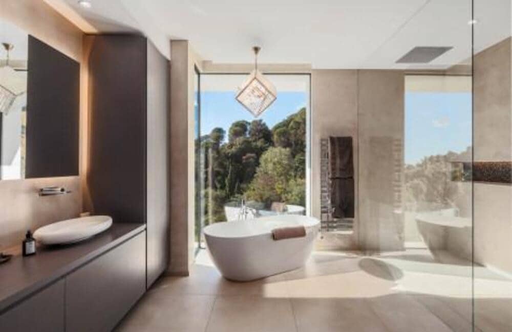 5 soverom Villa til salgs i El Madronal med svømmebasseng garasje - € 5 990 000 (Ref: 9893623)