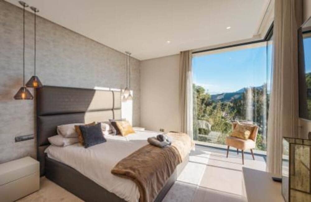 5 soverom Villa til salgs i El Madronal med svømmebasseng garasje - € 5 990 000 (Ref: 9893623)
