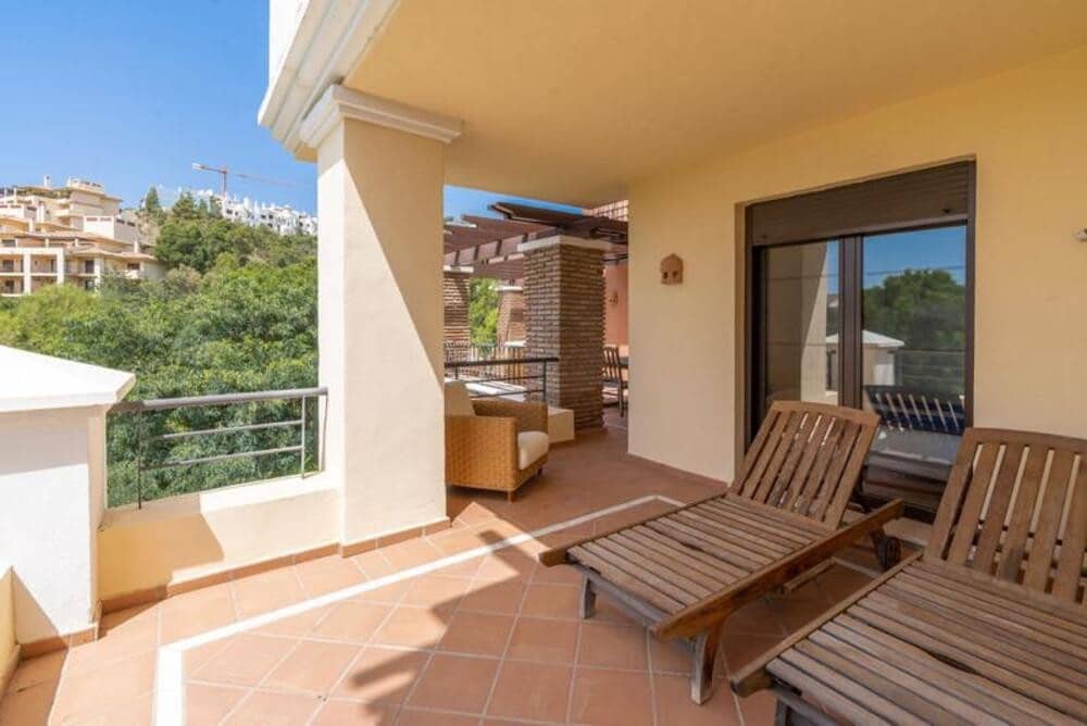 Apartamento de 3 habitaciones en Los Arqueros en venta con piscina garaje - 560.000 € (Ref: 9893624)