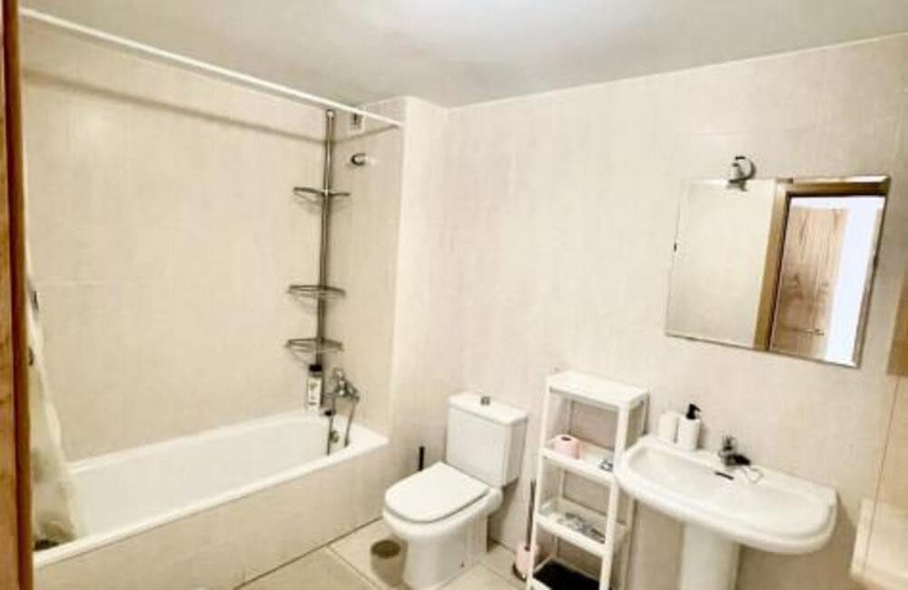 3 soverom Leilighet til leie i Marbella med svømmebasseng garasje - € 3 200 (Ref: 9893627)
