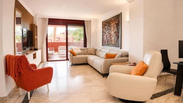 3 quarto Apartamento para arrendar em Resinera-Voladilla, Estepona com piscina garagem - 3 500 € (Ref: 9893628)