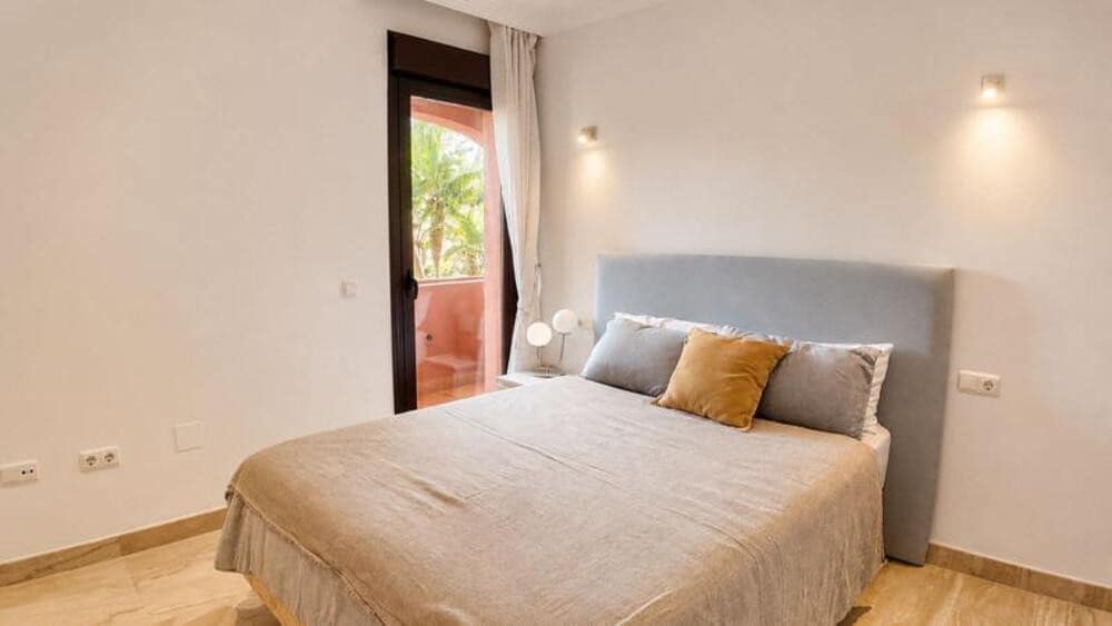 3 quarto Apartamento para arrendar em Guadalmansa com piscina garagem - 3 500 € (Ref: 9893628)