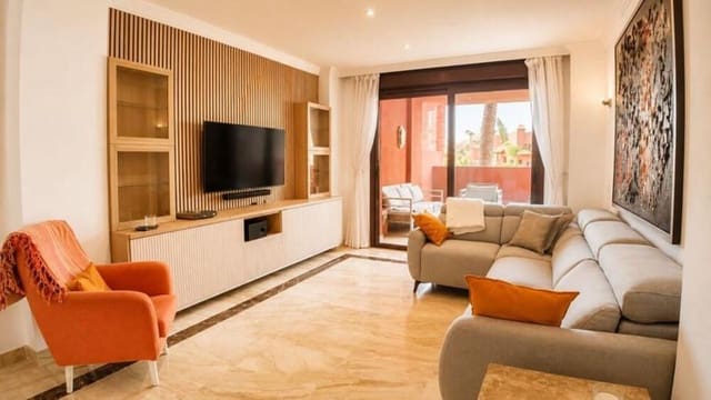 3 quarto Apartamento para arrendar em Resinera-Voladilla, Estepona com piscina garagem - 3 500 € (Ref: 9893628)