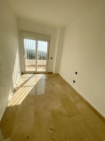 5 bedroom Townhouse for rent in Manilva Pueblo, Manilva with pool garage - € 2,900 (Ref: 9893629)