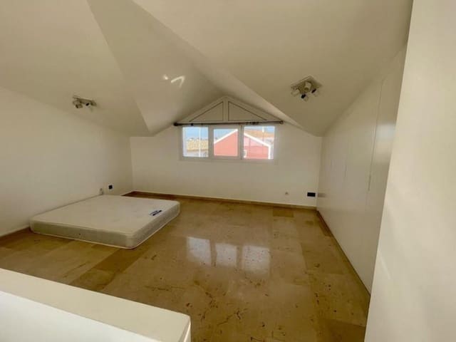 5 bedroom Townhouse for rent in Manilva Pueblo, Manilva with pool garage - € 2,900 (Ref: 9893629)