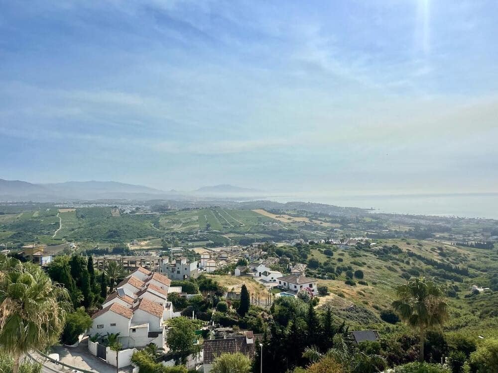 5 bedroom Townhouse for rent in Manilva with pool garage - € 2,900 (Ref: 9893629)