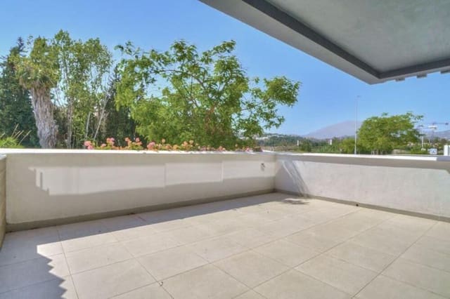 3 bedroom Semi-detached Villa for sale in Saladillo-Benamara, Estepona with pool garage - € 769,000 (Ref: 9895681)