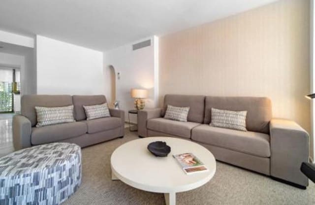 2 bedroom Apartment for rent in Puerto Banus, Marbella with pool garage - € 5,000 (Ref: 9895682)