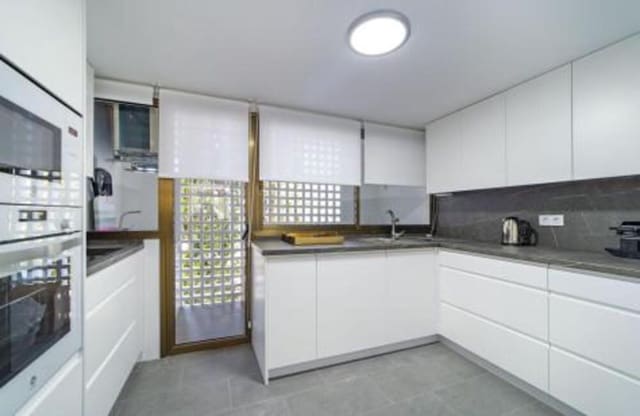 2 bedroom Apartment for rent in Puerto Banus, Marbella with pool garage - € 5,000 (Ref: 9895682)