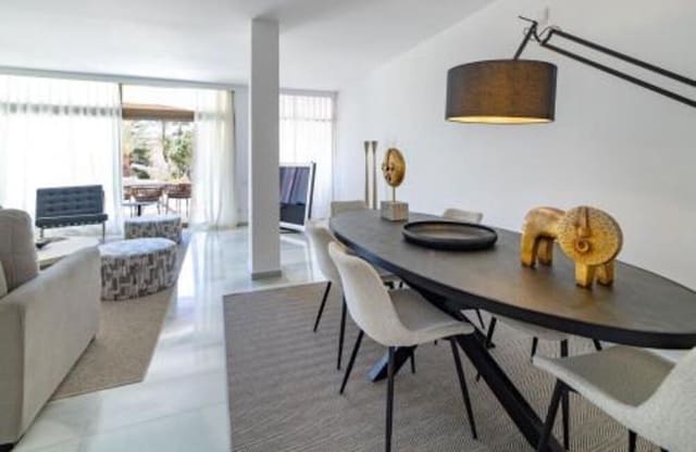 2 bedroom Apartment for rent in Puerto Banus, Marbella with pool garage - € 5,000 (Ref: 9895682)