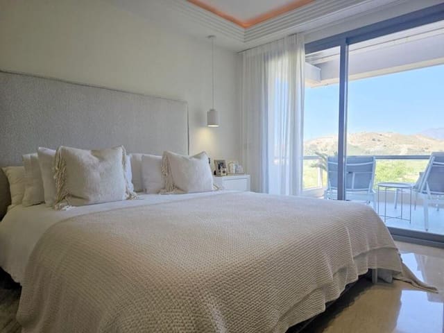 3 soverom Leilighet til leie i Los Arqueros - Puerto del Almendro, Benahavís med svømmebasseng garasje - € 4 000 (Ref: 9895684)