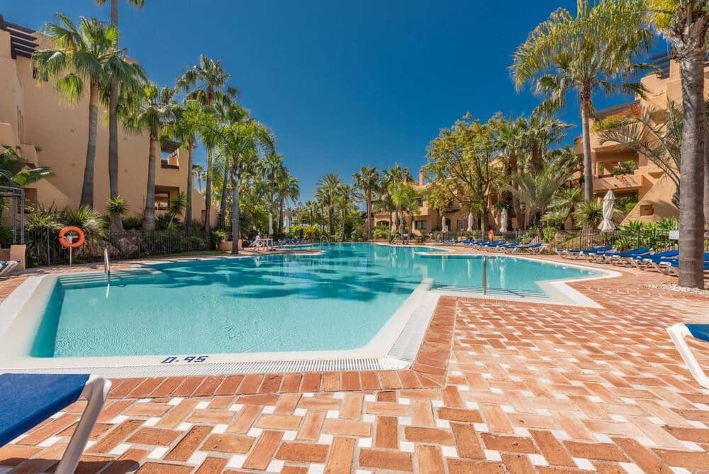 3 camera da letto Appartamento da affittare in San Pedro de Alcantara con piscina garage - 3.300 € (Rif: 9895686)