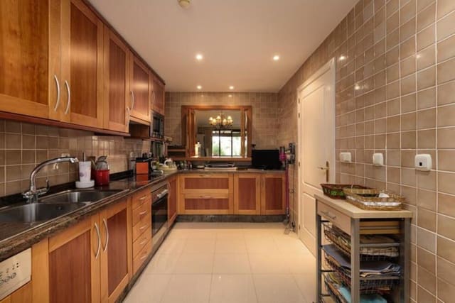 3 bedroom Apartment for rent in Nueva Alcántara, Marbella with pool garage - € 3,300 (Ref: 9895686)