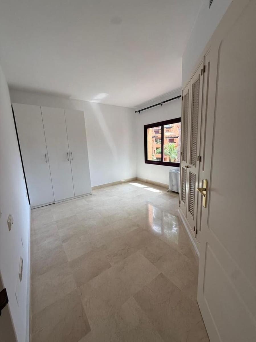 3 camera da letto Appartamento da affittare in San Pedro de Alcantara con piscina garage - 3.300 € (Rif: 9895686)