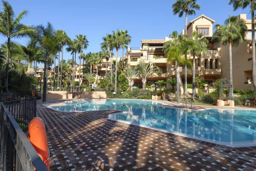 3 camera da letto Appartamento da affittare in San Pedro de Alcantara con piscina garage - 3.300 € (Rif: 9895686)
