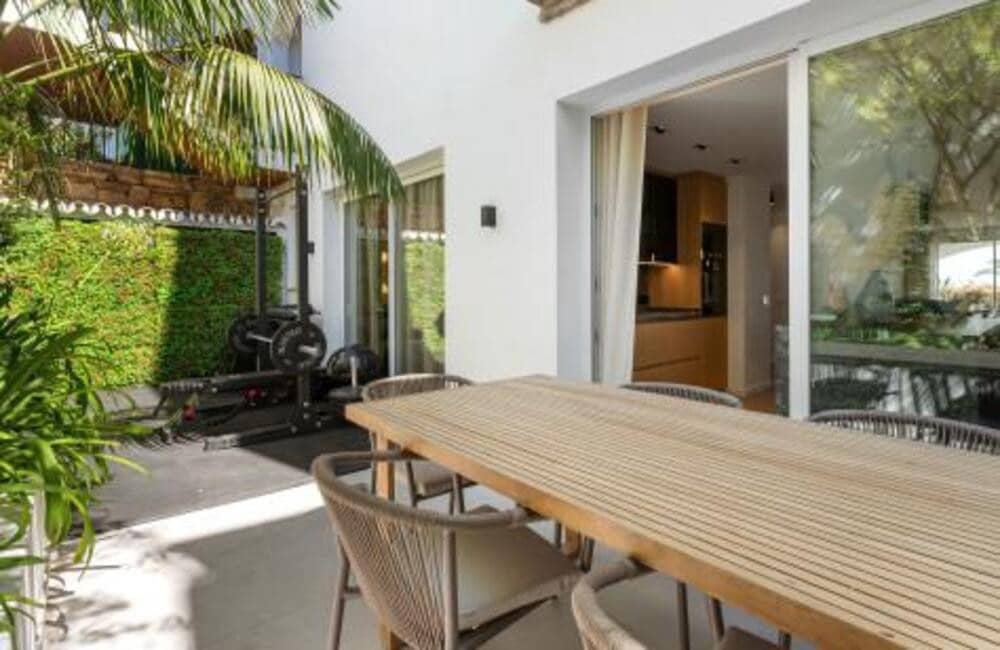 4 slaapkamer Huis te koop in Marbella met zwembad garage - € 1.695.000 (Ref: 9895689)
