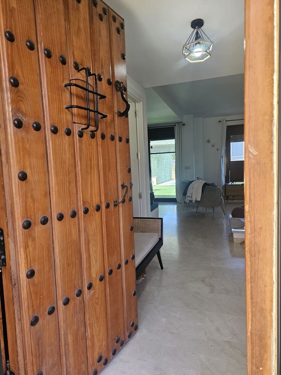 3 bedroom Townhouse for rent in Cancelada with pool garage - € 3,000 (Ref: 9895690)
