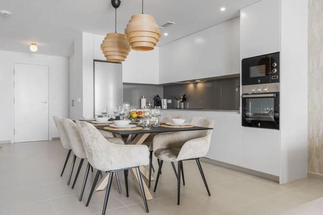 Apartamento de 2 habitaciones en Cancelada, Estepona en alquiler - 2.450 € (Ref: 9895691)