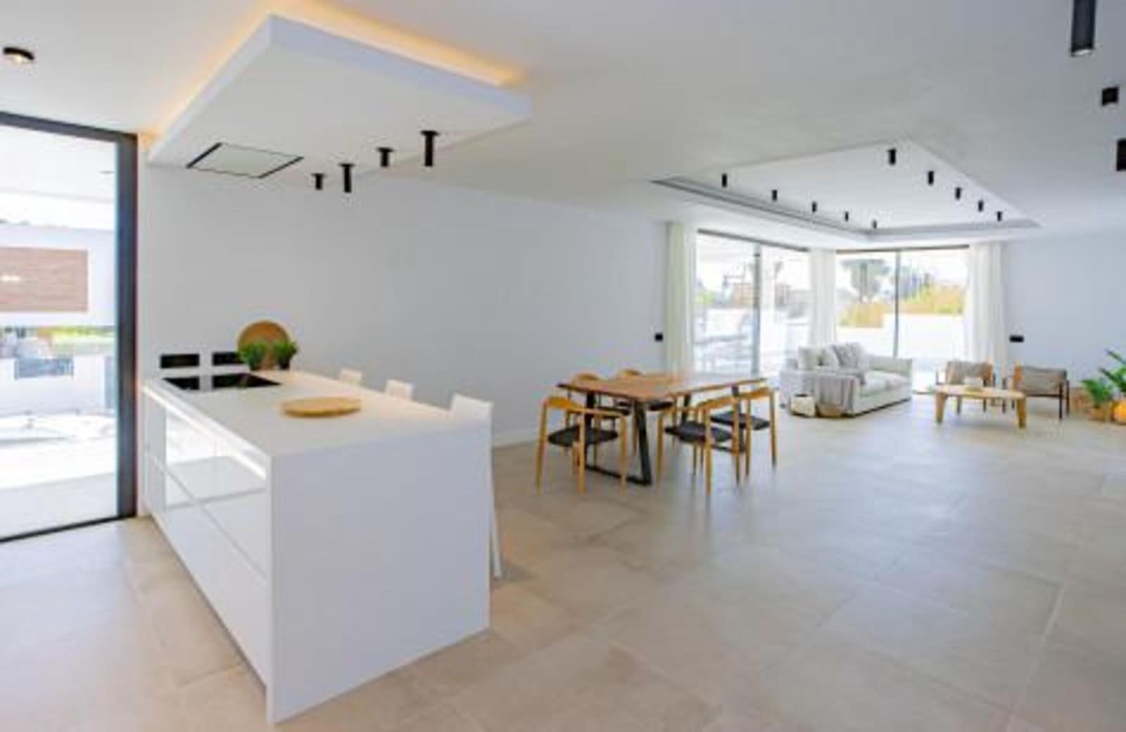 4 Zimmer Villa zu vermieten in El Paraiso mit Pool Garage - 9.000 € (Ref: 9898624)