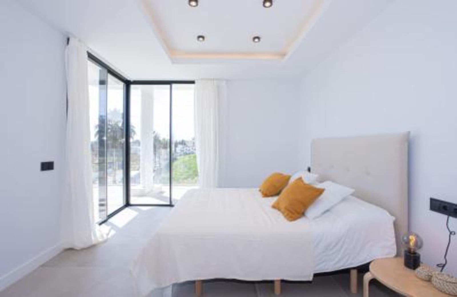 4 Zimmer Villa zu vermieten in El Paraiso mit Pool Garage - 9.000 € (Ref: 9898624)