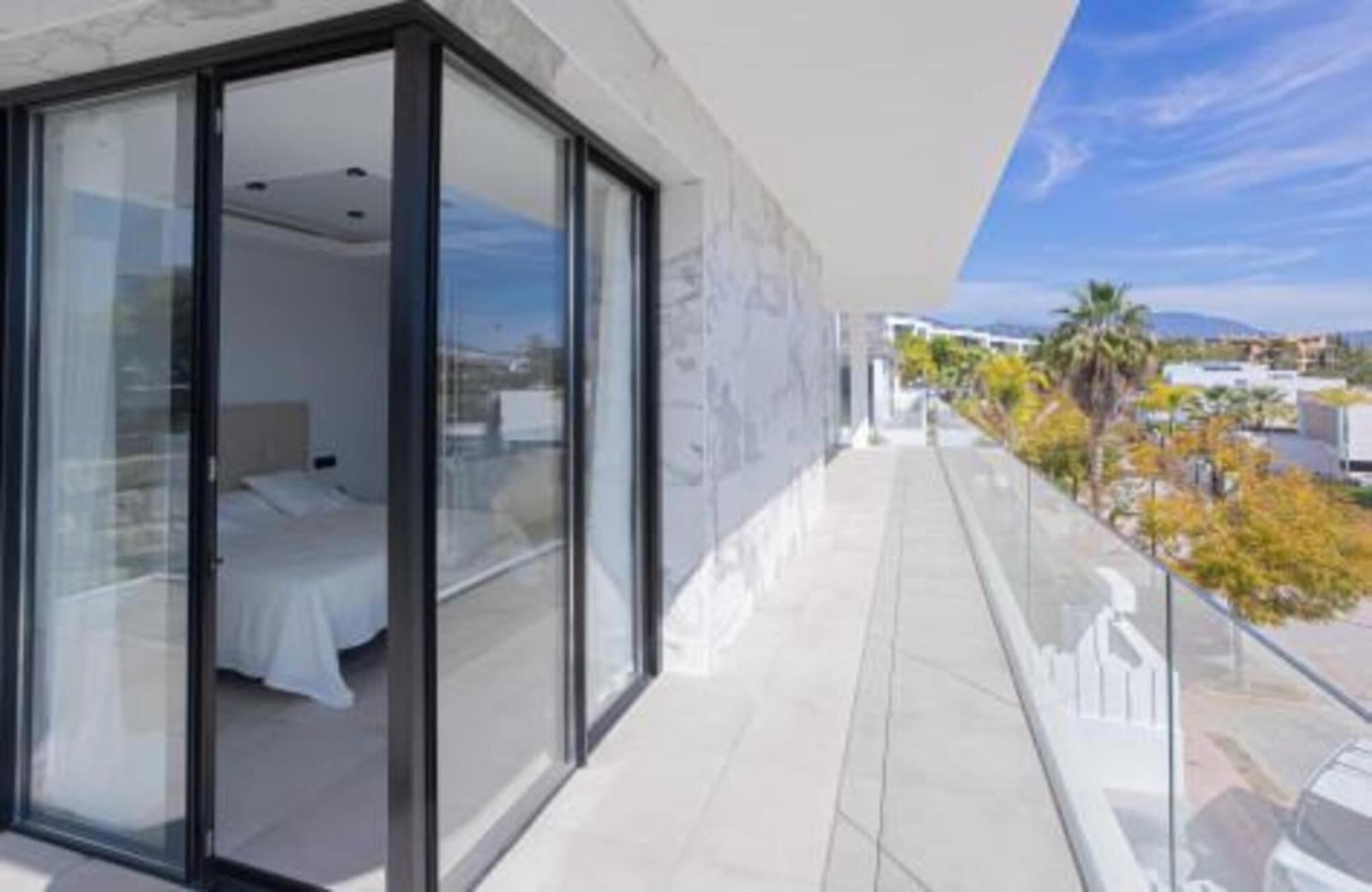 4 Zimmer Villa zu vermieten in El Paraiso mit Pool Garage - 9.000 € (Ref: 9898624)