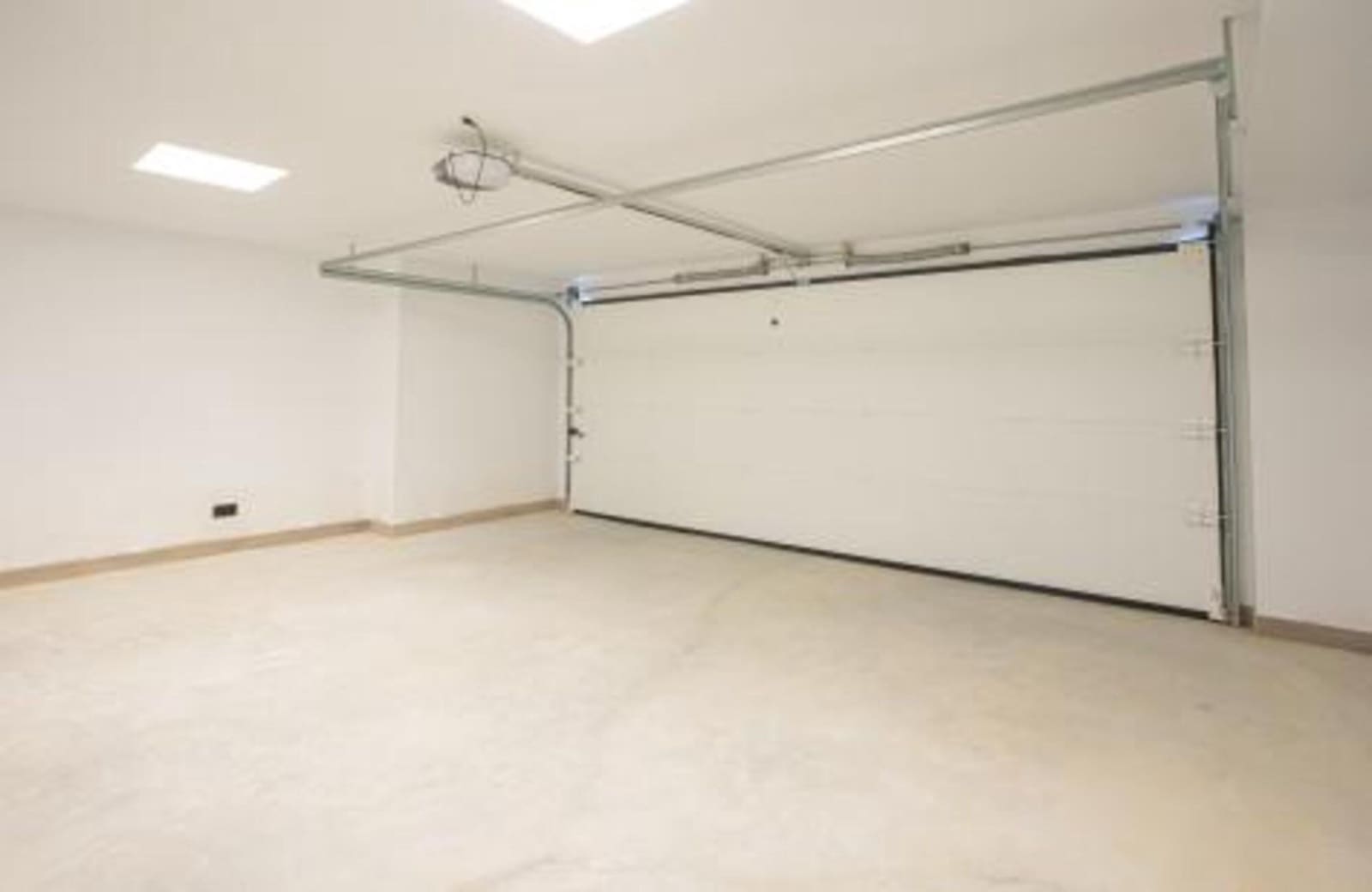 4 Zimmer Villa zu vermieten in El Paraiso mit Pool Garage - 9.000 € (Ref: 9898624)