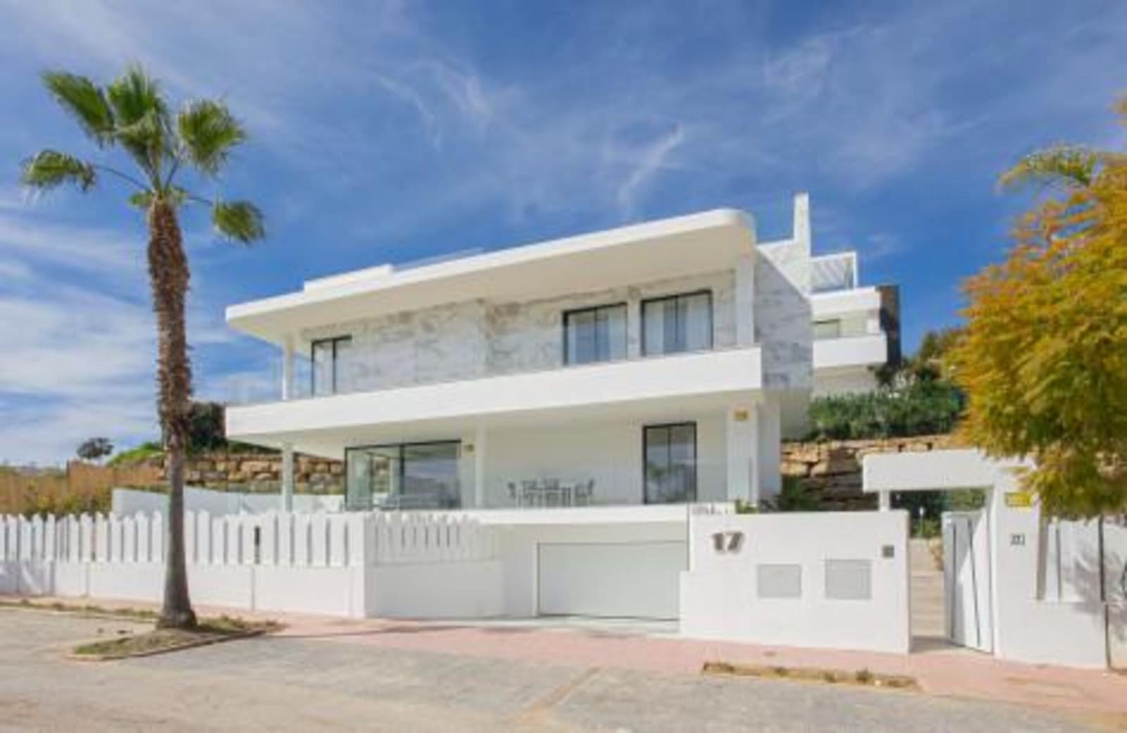 4 Zimmer Villa zu vermieten in El Paraiso mit Pool Garage - 9.000 € (Ref: 9898624)