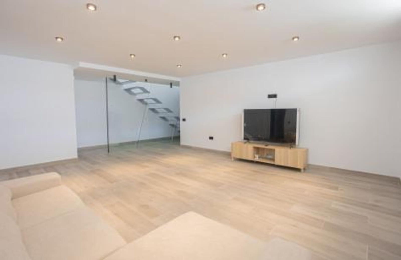 4 Zimmer Villa zu vermieten in El Paraiso mit Pool Garage - 9.000 € (Ref: 9898624)