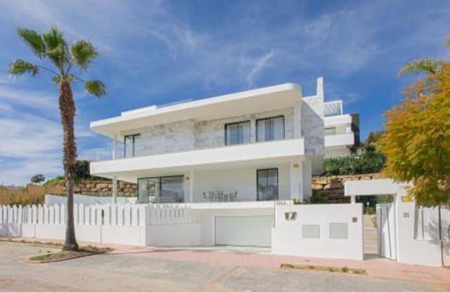 4 bedroom Villa for rent in El Paraiso, Estepona - € 9,000 (Ref: 9898624)