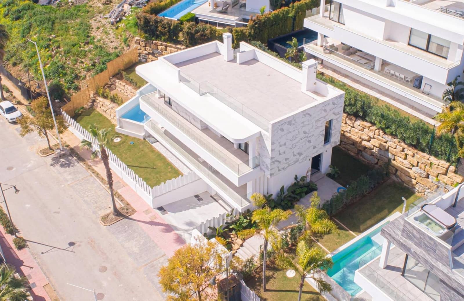 4 Zimmer Villa zu vermieten in El Paraiso mit Pool Garage - 9.000 € (Ref: 9898624)