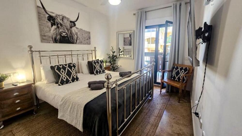 Apartamento de 3 habitaciones en San Pedro de Alcantara en venta con piscina garaje - 685.000 € (Ref: 9898626)