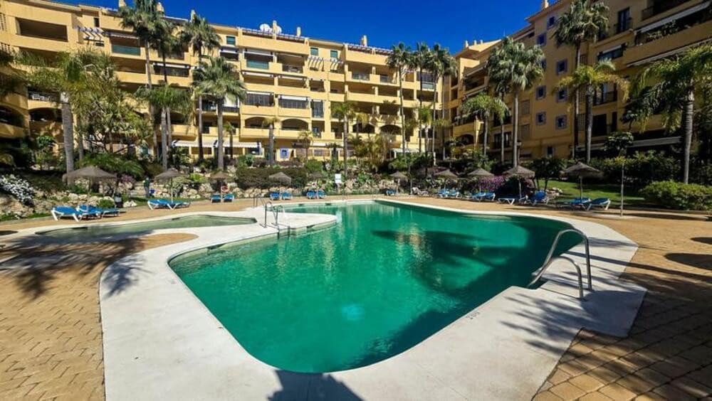 Apartamento de 3 habitaciones en San Pedro de Alcantara en venta con piscina garaje - 685.000 € (Ref: 9898626)