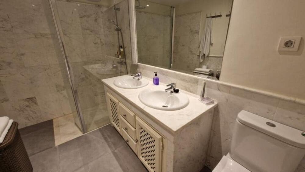 2 quarto Apartamento para venda em El Paraiso com piscina - 360 000 € (Ref: 9898627)